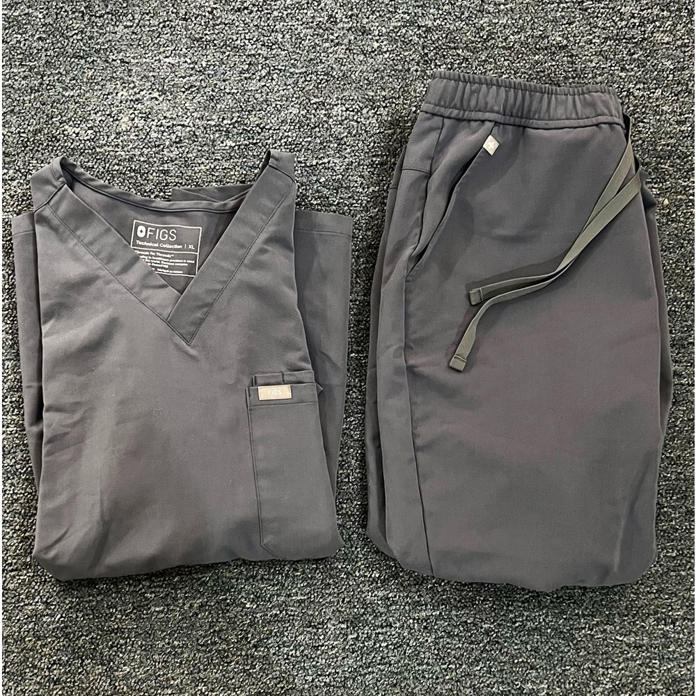 Figs space navy scrub set